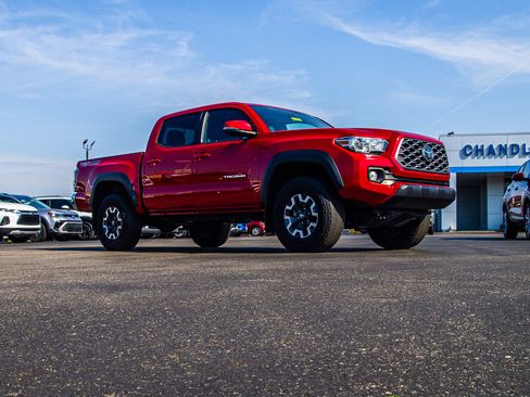 Used 2023 Toyota Tacoma TRD Off-Road AWD/4WD image 9
