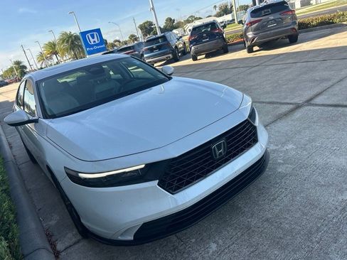 Used 2024 Honda Accord EX image 3