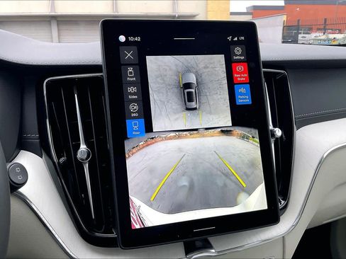 New 2026 Volvo XC60 B5 Ultra w/ Climate Package image 20