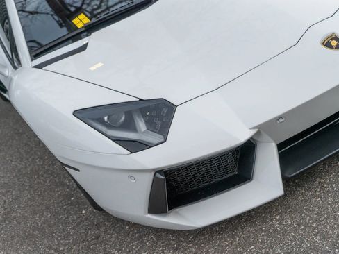 Used 2017 Lamborghini Aventador LP 700-4 image 5