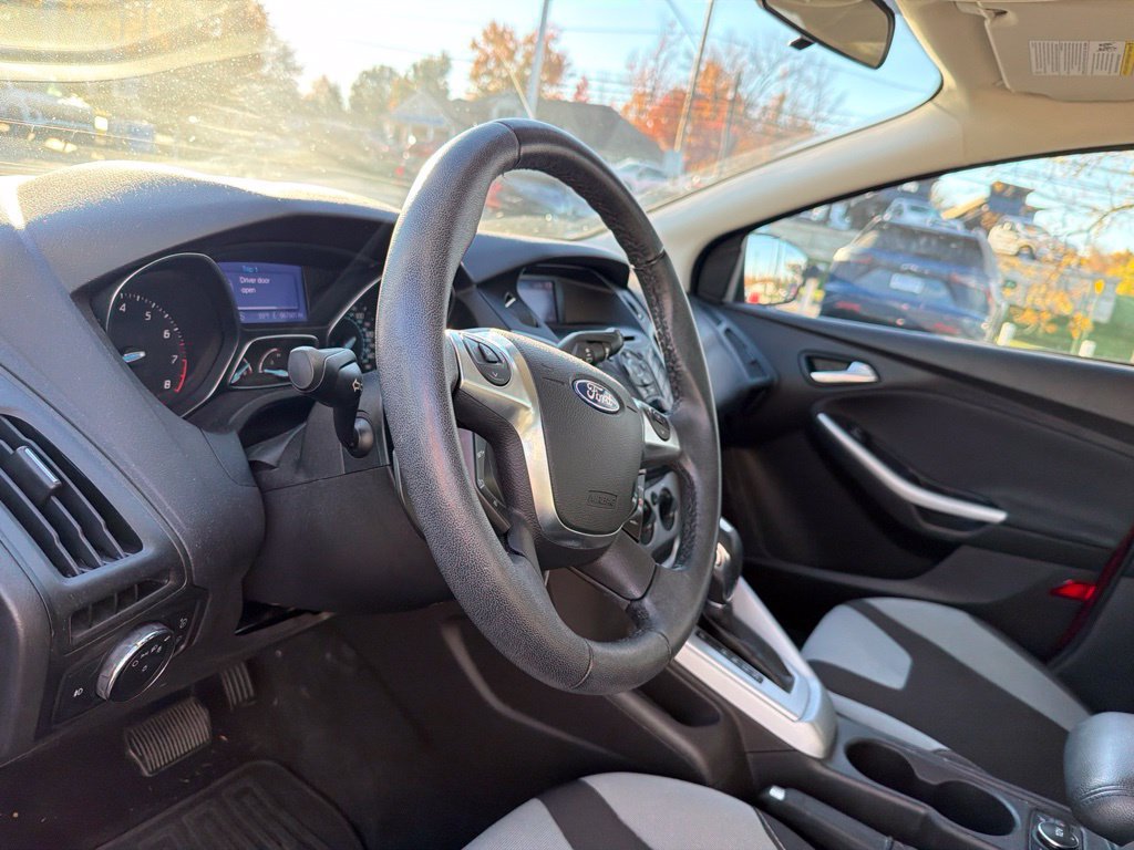 Used 2012 Ford Focus SE FWD image 8