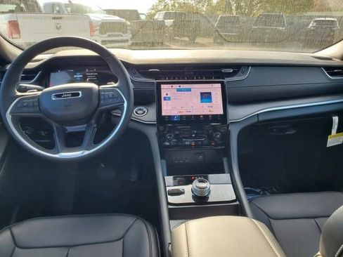 New 2025 Jeep Grand Cherokee L Limited image 29