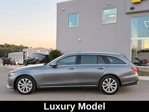 Used 2017 Mercedes-Benz E 400 4MATIC Wagon image 10