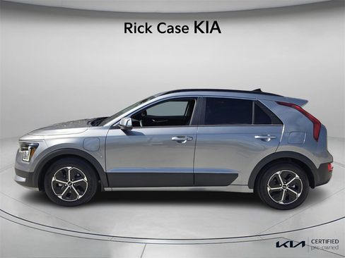 Certified 2023 Kia Niro EX w/ EX Cold Weather Package image 3