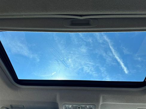 Used 2011 Toyota Highlander SE image 39