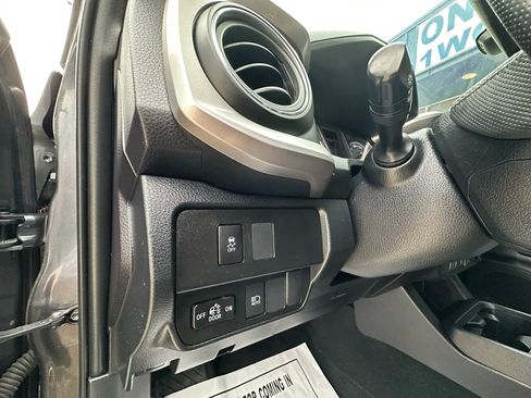 Used 2020 Toyota Tacoma SR5 RWD image 12