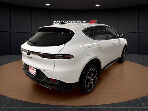 Used 2024 Alfa Romeo Tonale Ti AWD/4WD image 4
