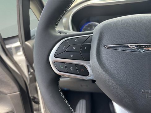 New 2026 Chrysler Pacifica Select image 27