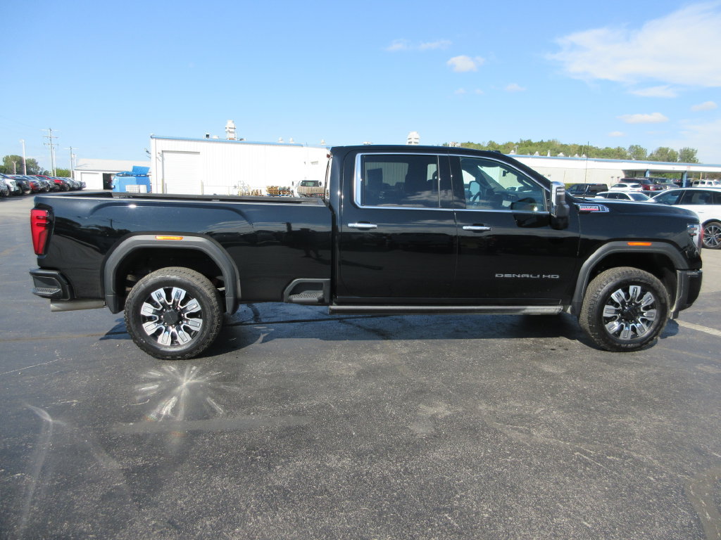 Certified 2025 GMC Sierra 3500 Denali w/ Denali Reserve Package AWD/4WD image 5