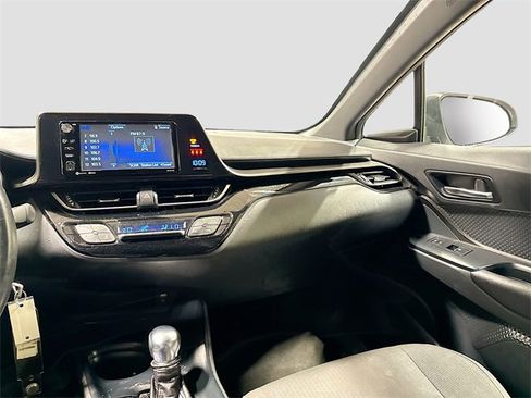 Used 2018 Toyota C-HR XLE image 23