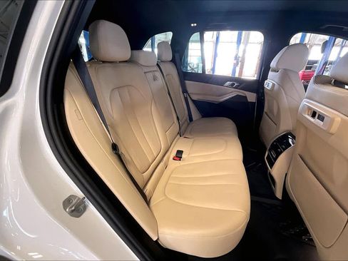 Certified 2022 BMW X5 xDrive40i w/ Premium Package image 19