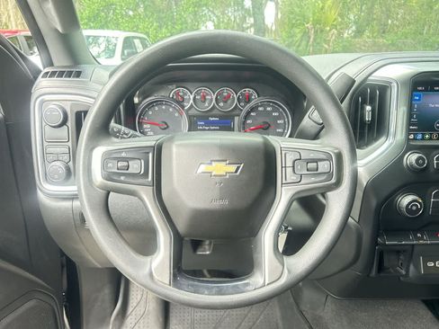 Used 2020 Chevrolet Silverado 1500 LT RWD image 16