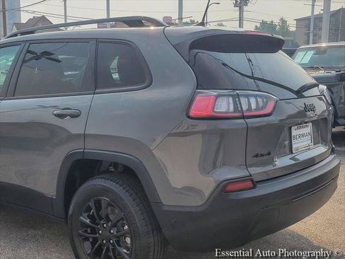 Certified 2023 Jeep Cherokee Altitude Lux AWD/4WD image 9