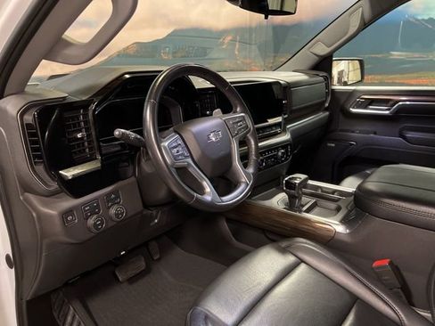 Used 2023 Chevrolet Silverado 1500 LT Trail Boss w/ Convenience Package II image 34