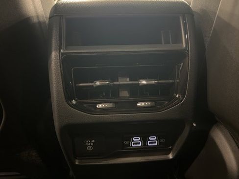 New 2025 Jeep Grand Cherokee Laredo X w/ Luxury Tech Group I image 23