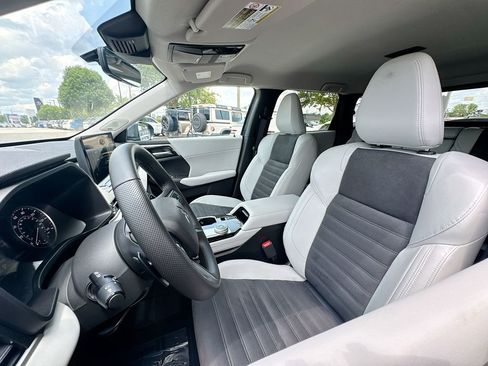 Used 2025 Mitsubishi Outlander SE AWD/4WD image 10