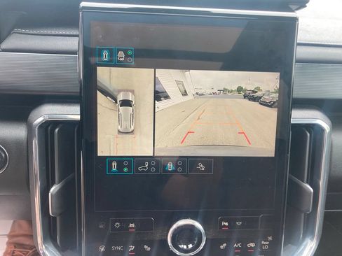 Certified 2024 GMC Acadia Elevation w/ Luxury Package AWD/4WD image 43