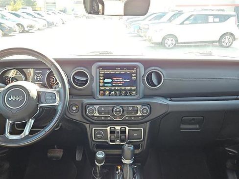 Used 2021 Jeep Wrangler Unlimited Sahara image 10