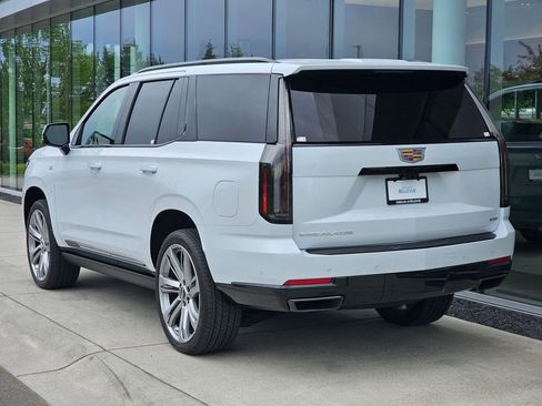 New 2026 Cadillac Escalade Platinum Sport AWD/4WD image 3
