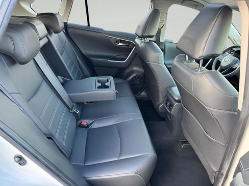 Used 2019 Toyota RAV4 Limited w/ Advanced Technology Package AWD/4WD image 28