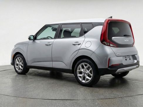 Used 2025 Kia Soul LX w/ LX Technology Package FWD image 6