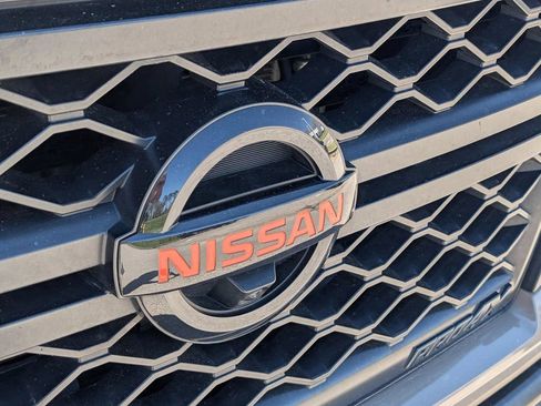 Used 2021 Nissan Titan PRO-4X w/ Pro-4x Convenience Package image 9