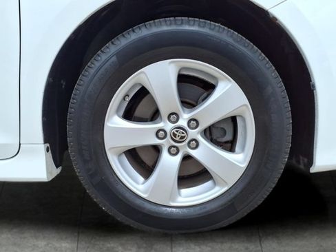 Used 2020 Toyota Sienna L FWD image 9