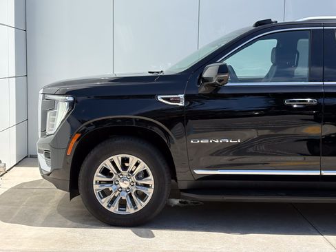 Used 2025 GMC Yukon XL Denali AWD/4WD image 5