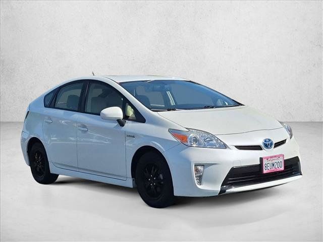 Used 2015 Toyota Prius Four FWD image 3