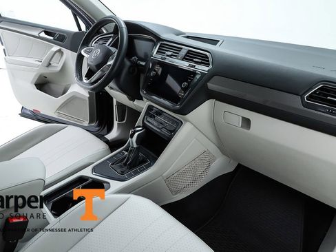 Used 2023 Volkswagen Tiguan SE image 69
