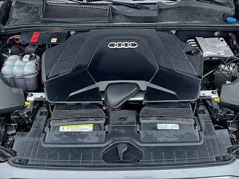 Used 2019 Audi Q8 Premium Plus w/ Premium Plus AWD/4WD image 35