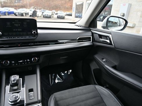 Used 2023 Mitsubishi Outlander SE image 13