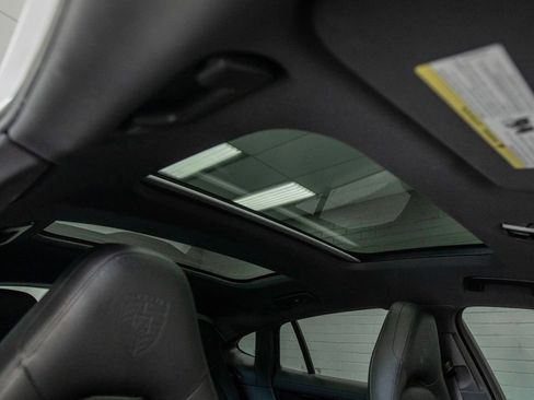 Used 2021 Porsche Panamera image 26
