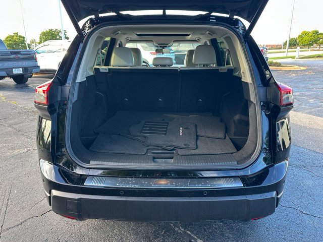 Certified 2024 Nissan Rogue SV w/ SV Premium Package AWD/4WD image 14
