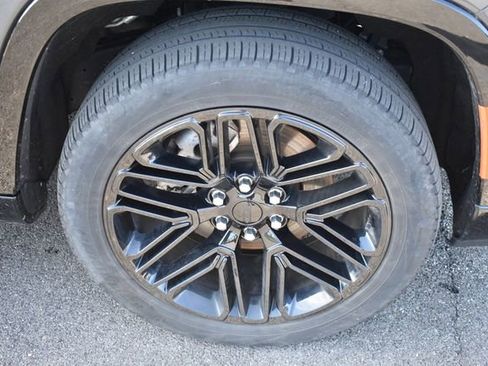 Used 2024 Jeep Wagoneer Series II AWD/4WD image 11