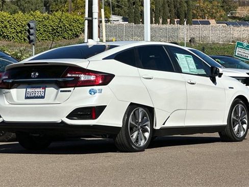 Certified 2021 Honda Clarity Plug-In Hybrid image 5