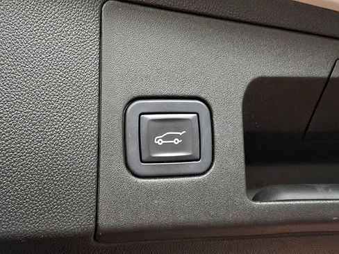 Used 2018 Cadillac XT5 AWD image 27