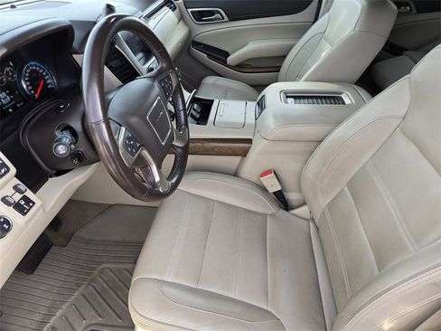 Used 2019 GMC Yukon Denali w/ Denali Ultimate Package image 7
