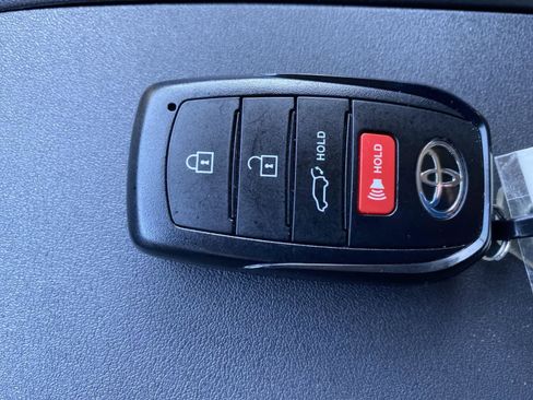 Used 2026 Toyota Highlander Limited AWD/4WD image 52