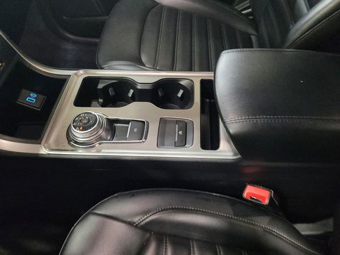 Used 2024 Ford Edge SEL image 26