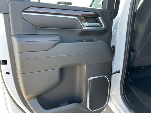 New 2025 GMC Sierra 2500 SLE w/ SLE Value Package; image 16