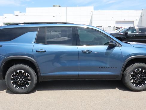 Used 2025 Chevrolet Traverse Z71 w/ Enhanced Driving Package AWD/4WD image 8
