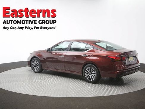 Used 2024 Nissan Altima 2.5 SV FWD image 53