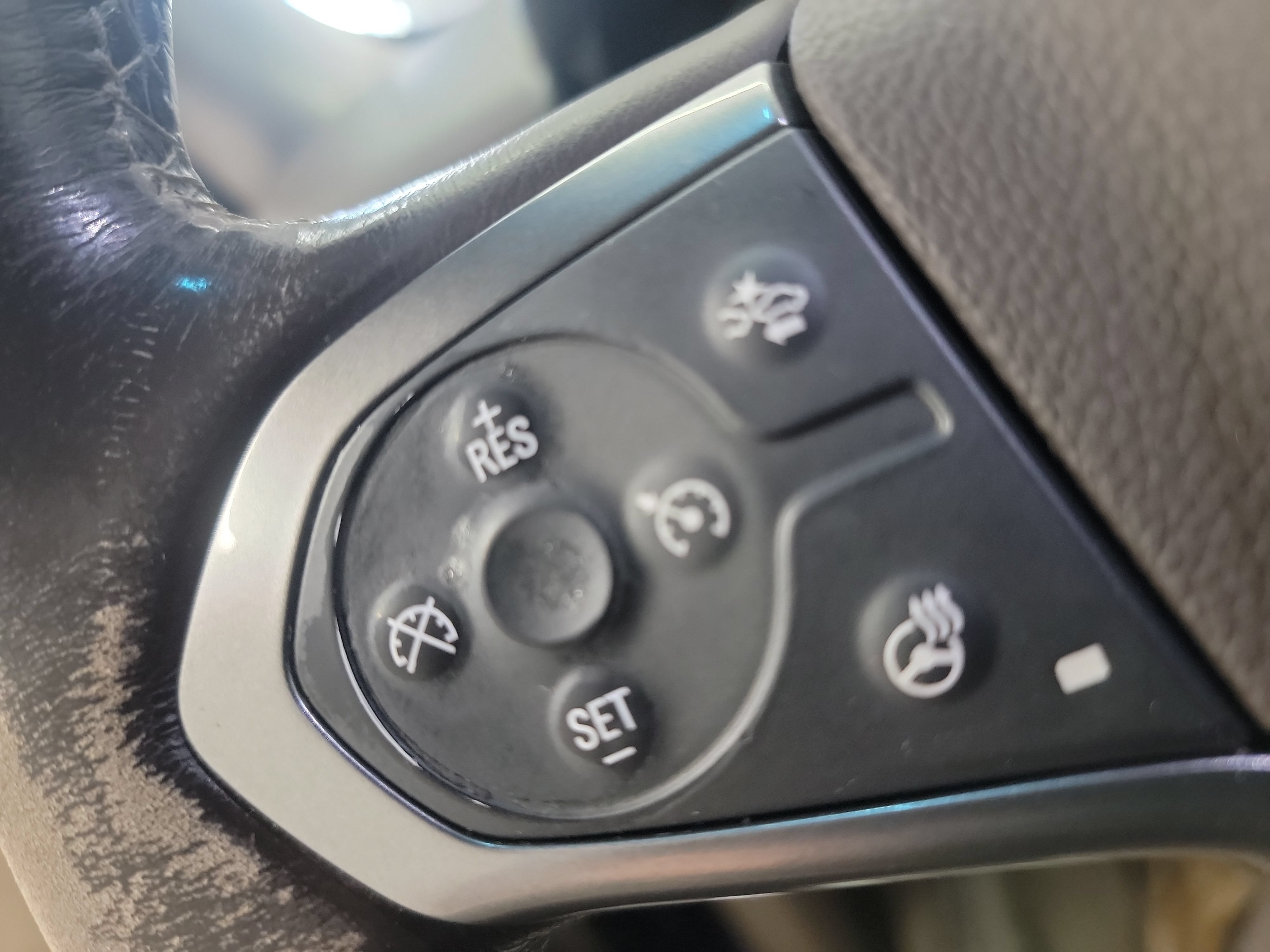 Used 2018 Chevrolet Suburban Premier AWD/4WD image 33