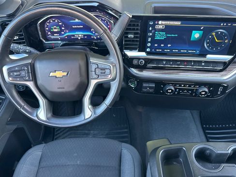 Used 2025 Chevrolet Silverado 2500 LT w/ Convenience Package AWD/4WD image 16