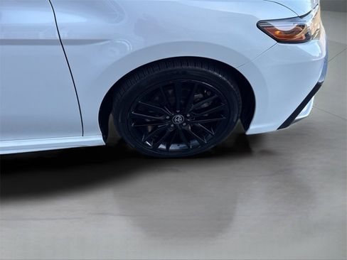 Used 2022 Toyota Camry XSE image 40