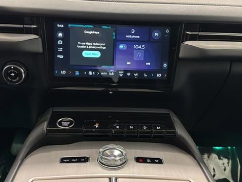 Used 2025 Lincoln Navigator Reserve AWD/4WD image 12