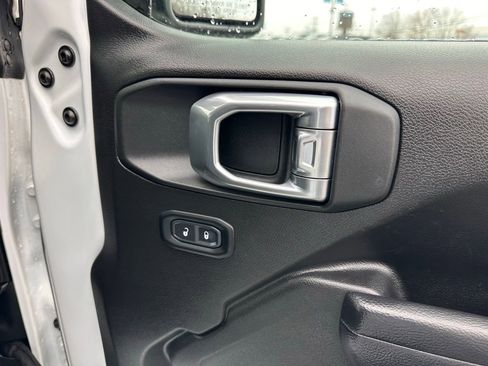 Used 2024 Jeep Wrangler Unlimited Rubicon 4xe w/ Convenience Group image 18