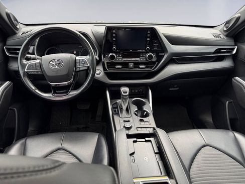 Used 2021 Toyota Highlander XSE image 12