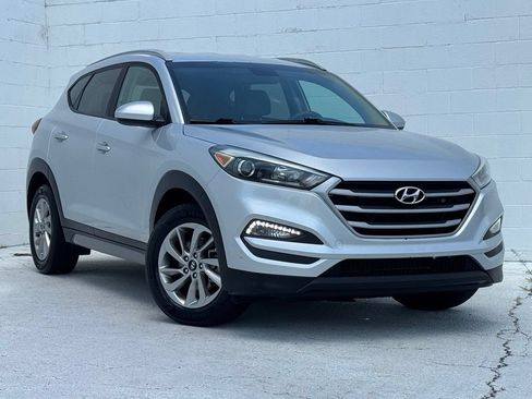 Used 2018 Hyundai Tucson SEL FWD image 2
